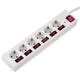 121947 6-os fehér külön kapcsolható hálózati elosztó (HAMA_121947)