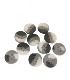 4 lyukú szürke - fehér - fekete csíkos műagyag gomb - 14 mm