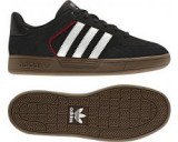 Adidas Utcai cipő Varial j Q33257