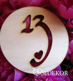 Asztalszám fából, kör