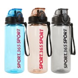 Átlátszó műanyag kulacs 600ml 57211 többféle változatban