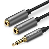 AUX UGREEN audio elosztó 3,5 mm-es mini jack kábel (dugasz) fejhallgatóhoz + mikrofonhoz (ajka), 20 cm (fekete)