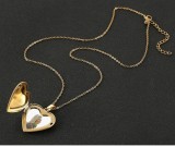 AZIZ Gravírozható szív alakú képtartó medál és lánc, arany színben