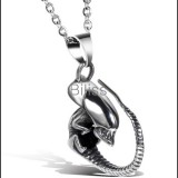 AZIZ "Idegen" jellegű nemesacél medál nyaklánccal II.