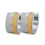 AZIZ Nemesacél beszúrós széles karika fülbevaló, ezüst-arany színben