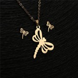 AZIZ Nemesacél szitakötős medál és fülbevaló szett, arany színű