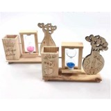 Baking & Pet Kft Fa ceruzatartó homokórával – Szív dekorációval