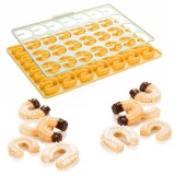 Baking & Pet Kft Műanyag Sütikiszúró Tábla – Patkó Alakú