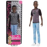 Barbie Fashionista fiú baba farmerban és pólóban - Mattel