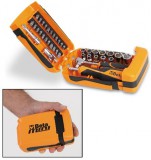 Beta szerszámok - 11 hatlapú dugókulcs, 21 csavarhúzóbetét és 7 tartozék fémdobozban_900_C39