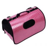 BIO-ZOO s.a. Szállító doboz kutyák és macskák számára sötét rózsaszín, 47 x 26 x 26 cm