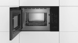 Bosch BFL550MB0 Serie 4 25 L, 900 W, 5 fokozat Fekete beépített mikrohullámú sütő