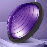 Bosu labda a sebességképzettséghez, egy félkör alakú egyensúlyozó jóga labda fitneszhez és pilateshez. Lila