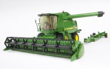 BRUDER John Deere T670i kombájn (02132)