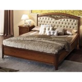 CamelGroup Nostalgia franciaágy keret ágyneműtartóval, hajlított oldallal, íves fejvégű fémbetétes díszráccsal és capitoné behúzással, alacsony lábvéggel - dió