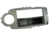 Connects2 Toyota Yaris 2011-2014 autórádió beépítő keret Ezüst CT24TY42