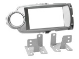 Connects2 Toyota Yaris 2011-2014 dupla DIN autórádió beépítő keret Ezüst CT23TY58