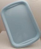 Csúszásgátlós kék műanyagtálca  32,5 x 48 cm (428)