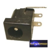 DC táp aljzat, nyákba forrasztható. 2,1mm/5,5mm