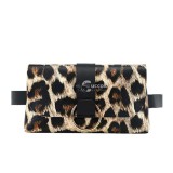 Divatos övtáska zebra mintás fekete színben, praktikus mindennapi használatra