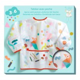 Djeco: Design by Djeco Kötény zsebbel Matrica és ceruza mintás - Apron with pocket Stickers and pencils