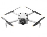 DJI Mini 4 Pro Fly More Combo (RC 2) 4 rotorok Quadcopter 48 MP 3840 x 2160 pixelek 2590 mAh Fekete, Fehér
