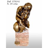 Ebano Apa fiával, torzó bronz szobor
