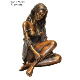 Ebano Ülő hölgy lenge ruhában bronz szobor