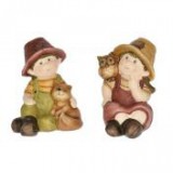 Egyéb Gyerek fiú, lány ülő bagollyal, rókával kerámia 10,5 cm x 10 cm x 14 cm piros,zöld 2 féle