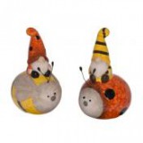 Egyéb Manó katicával, méhecskével ülő kerámia 9 cm x 7,5 cm x 12,5 cm piros, sárga 2 féle