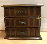 Ékszertartó doboz, hibás