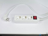. Elosztósor, 3 csatlakozóaljzat, 3 m kábelhosszúság, kapcsolóval