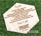 Esküvői meghívó fából - hatszög forma