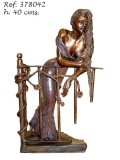 Ebano Hölgy korlátnál, lenge ruhában bronz szobor