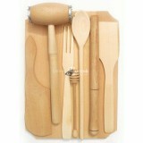 Fa konyhai eszközök szett, vágódeszkával