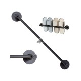 Fali fürdőszobai akasztó papucsokhoz és törölközőkhöz.