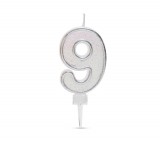 Family Tortagyertya szám  6,5 x 4 cm "9"