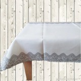Fehér terítő csipke jellegű mintával 60x120 cm