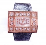 Fekete strasszköves karóra