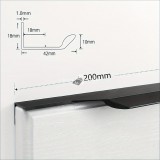 Fekete ujjperemes húzófogantyú szekrényajtóhoz