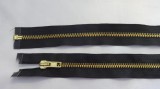 Fém bontható cipzár - húzózár, fekete színű, 55 cm hosszú