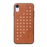 Fierre Shann Apple iPhone XR 6.1 műanyag telefonvédő (bőr hatású hátlap, szegecses) barna