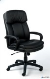 Főnöki szék, hintamechanikával, fekete műbőrborítás, fekete lábkereszt, MAYAH "Duke"