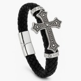 Fonott bőr karkötő díszes ezüst kereszttel