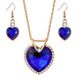 From Maria King szív alakú medál nyaklánccal, fülbevalóval, kék kővel