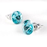 Fülbevaló, light türkíz SWAROVSKI&reg; kristállyal, csúcsos, 8mm, ART CRYSTELLA&reg; (RSWF059)