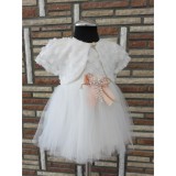 Giorgina - törtfehér kislány keresztelő ruha csipke boleróval, virágdísszel (80)