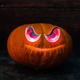 Globiz Halloween-i ijesztő szempár - piros LED-es - elemes