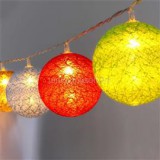 Gömb alakú 6cm/színes fonott/3m/barna-piros-kék-zöld/20db LED-es/USB-s fénydekoráció (IRIS_104-29)