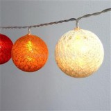 Gömb alakú 6cm/színes fonott/3m/piros-narancs-meleg fehér/20db LED-es/USB-s fénydekoráció (IRIS_104-26)